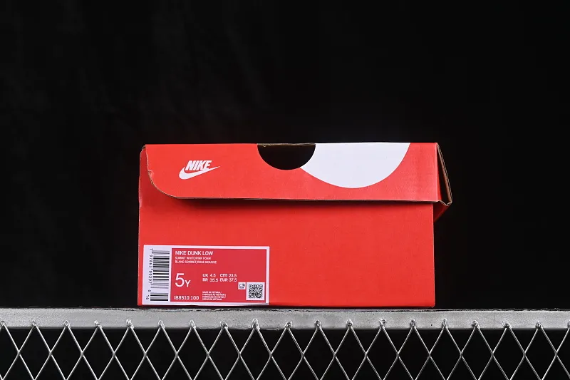 All categories Nk SB Dunk series Nk SB Dunk Low low-top sneakers Nike SB Dunk Low white, black and pink low-top casual sneakers IB8510-100